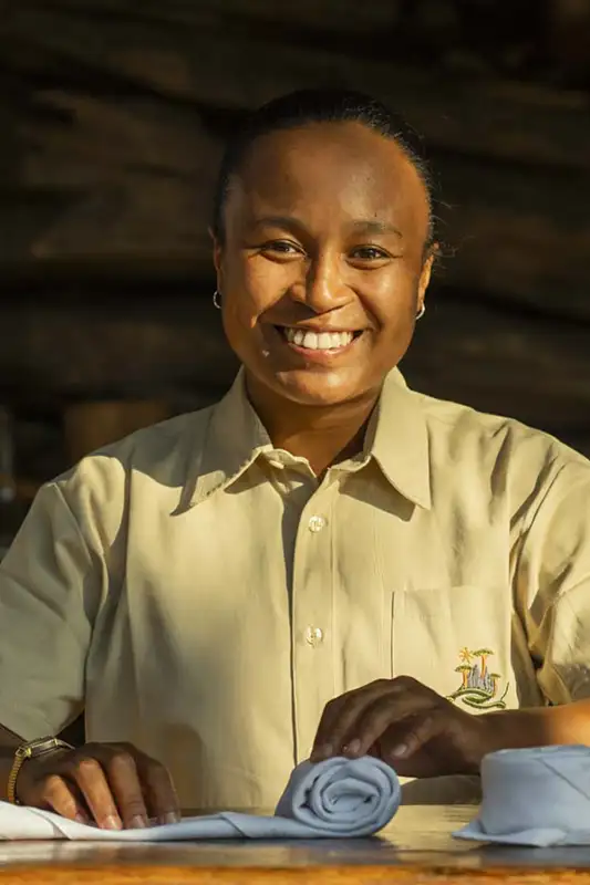 Niana - Front of House